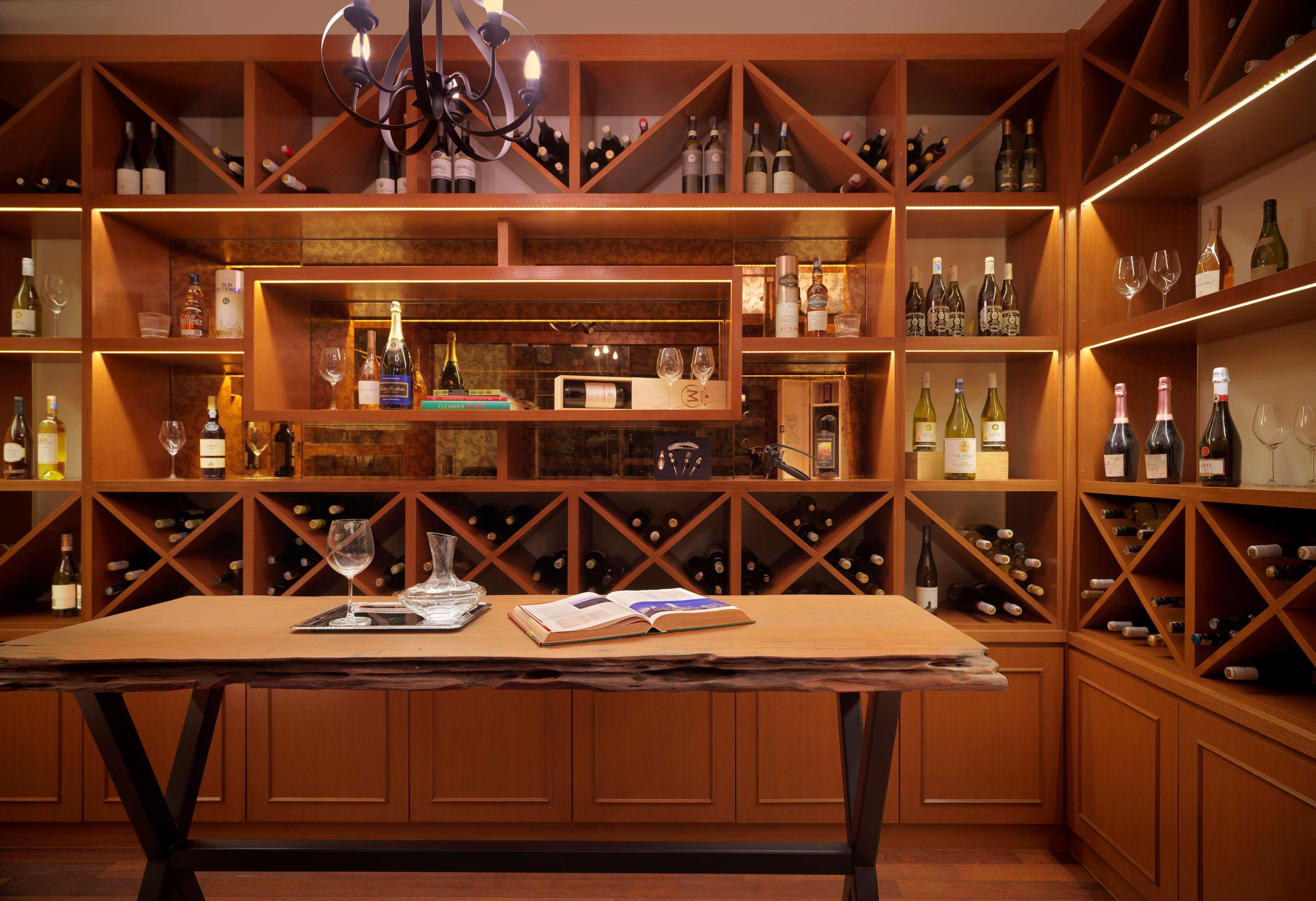 ไฮแอท รีเจนซี กวนตัน รีสอร์ต Hotel ภายนอก รูปภาพ Wine cellar
