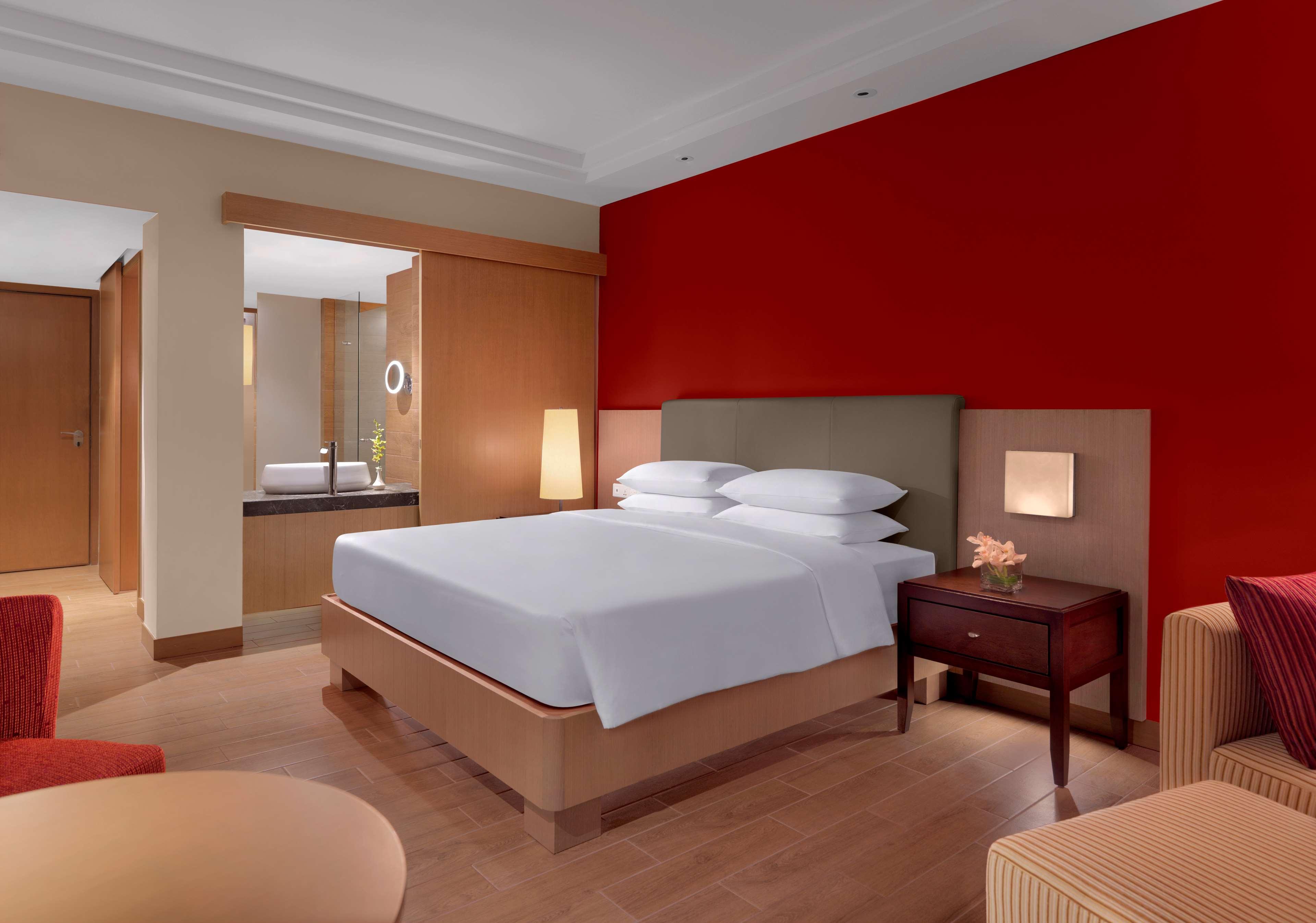 ไฮแอท รีเจนซี กวนตัน รีสอร์ต Hotel ภายนอก รูปภาพ A room at the hotel