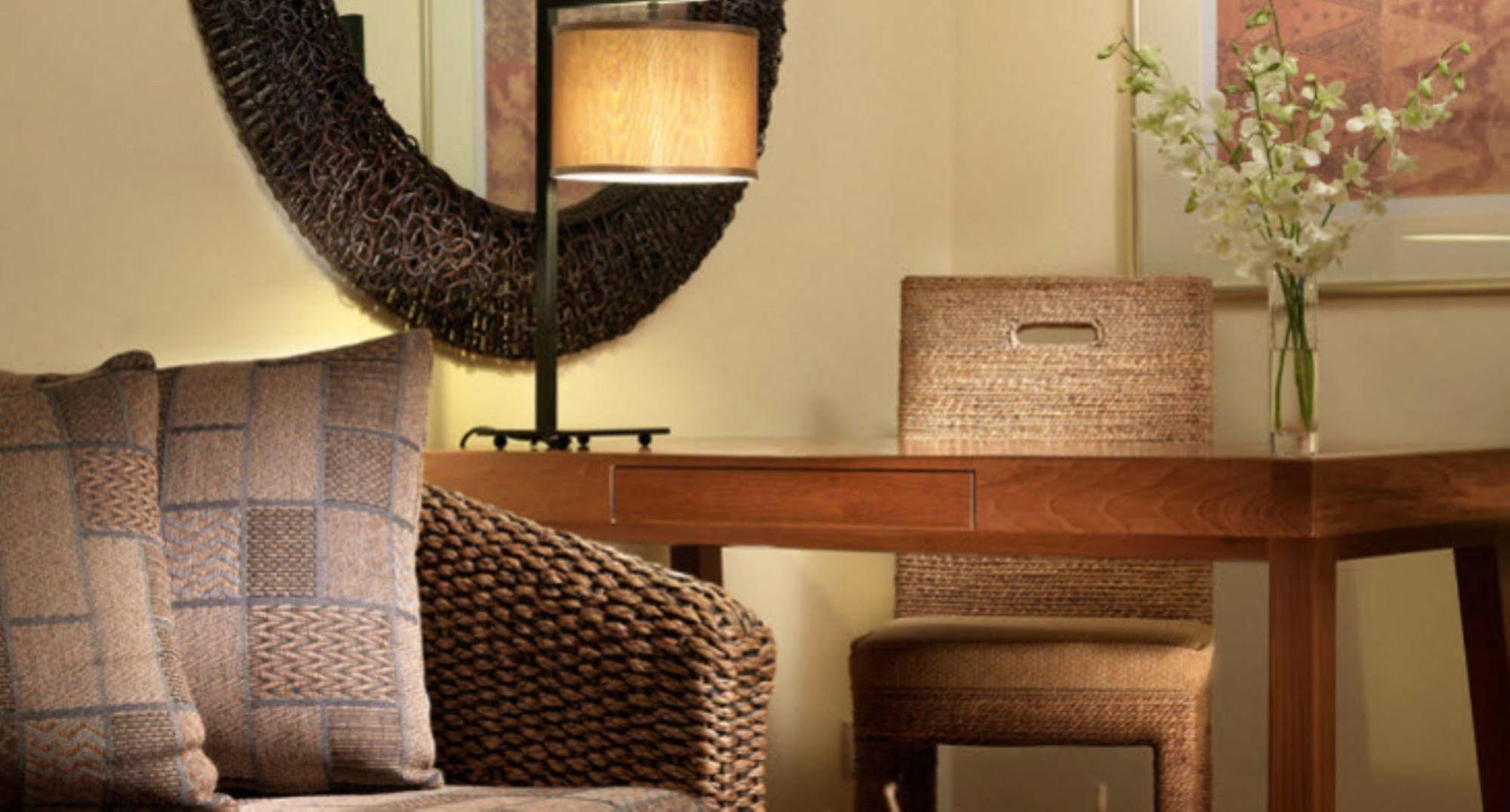 ไฮแอท รีเจนซี กวนตัน รีสอร์ต Hotel ภายนอก รูปภาพ A table lamp