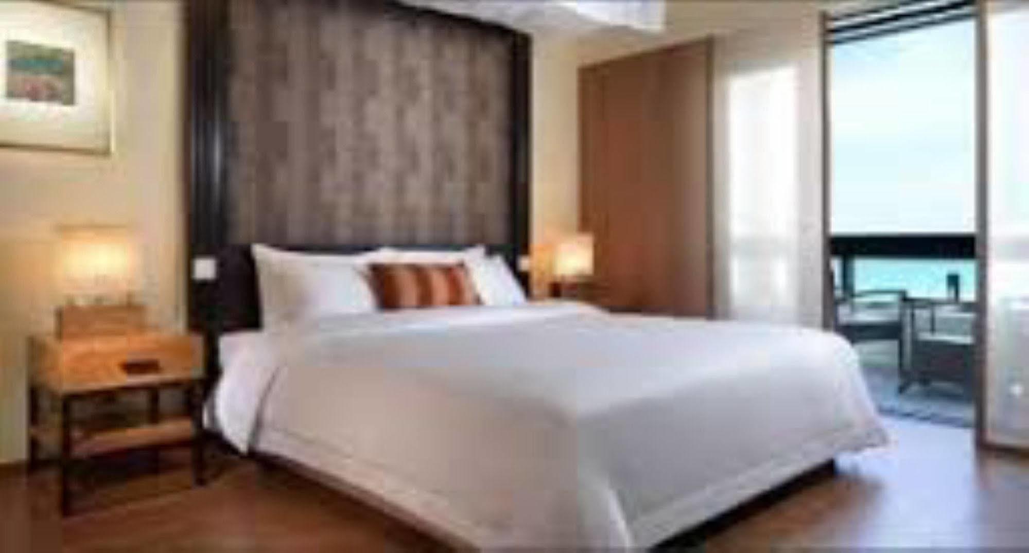 ไฮแอท รีเจนซี กวนตัน รีสอร์ต Hotel ภายนอก รูปภาพ A bedroom at the hotel