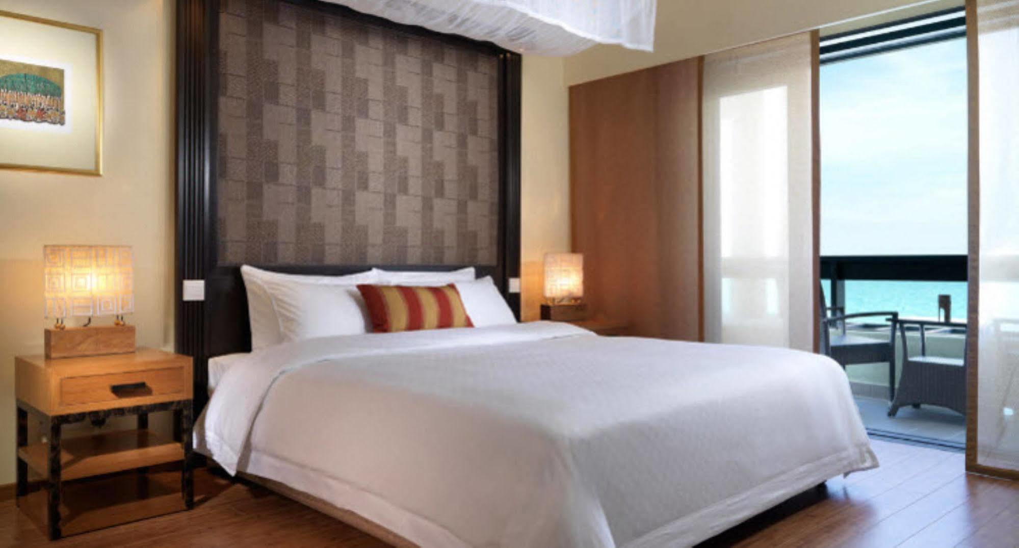 ไฮแอท รีเจนซี กวนตัน รีสอร์ต Hotel ภายนอก รูปภาพ A bedroom at the W Maldives